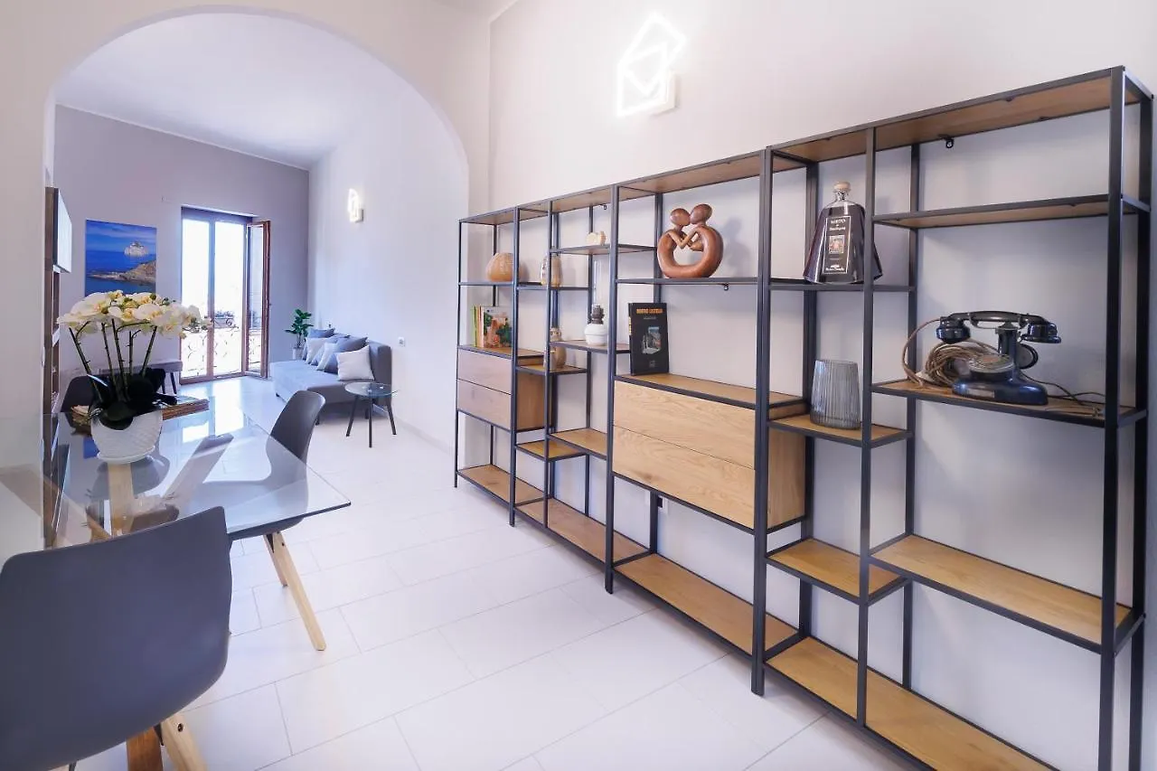 Antonia Suite Cagliari 0*,
